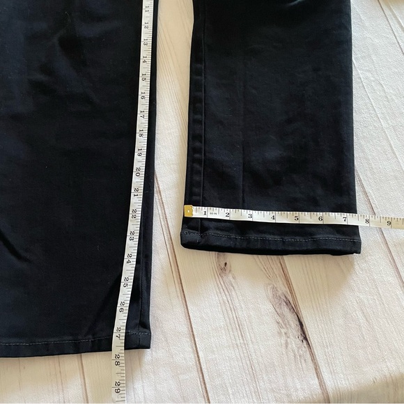 Gloria Vanderbilt Amanda Jeans Women’s 14 Short Black Chic Casual Straight Soft - Picture 9 of 11